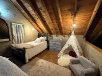 Secluded Creekside Cabin with Hot Tub Fire Pit Creek - Boutique