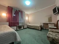 Snezhinka (Dombaj) Hotel