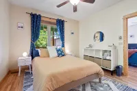 Mountain Serenity Awaits-Charming 3 Bdr Cottage w/ Scenic Views and Privacy - 3-Star
