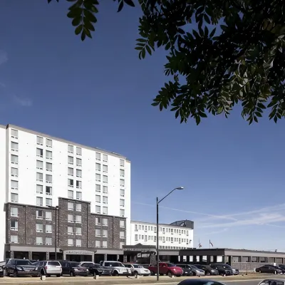 Carriage House Hotel and Conference Centre Hotels near Chinook Center