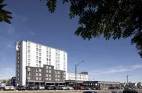 Carriage House Hotel and Conference Centre - Mountain view