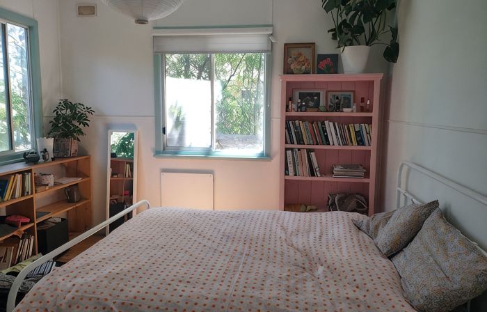 Beautiful beachside house and garden - 2 minutes from the beach!