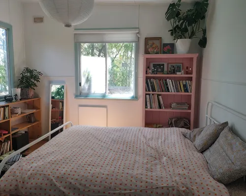 Beautiful beachside house and garden - 2 minutes from the beach! Hotels in Bermagui