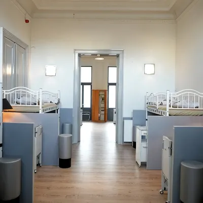 YOUR HOSTEL auberge de jeunesse Hotels near Cantillon Brewery