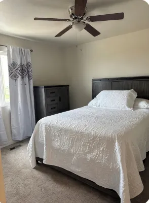 Cozy Hilltop Retreat -  Privatzimmer