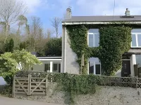 Arches B&B - Bed and Breakfasts