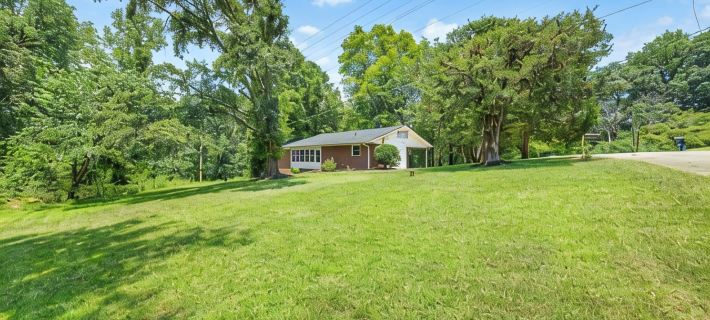 3 bedroom 2 bath home located minutes from Keowee Mariana, shopping and Clemson Отели в г. Окони Каунти