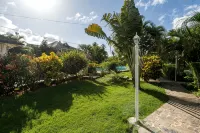 Chic-1 bed apt inside lux condo w/wifi, AC, pool, tropical gardens! - 2-Star