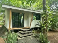 Eco Casita Phase 3.6 in the heart of Hacienda Iguana. - Homestays