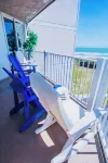Laid back ocean front condo with tons of extras! All fall dates on sale! - 2-Star