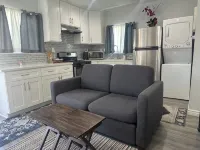 Charming Stand Alone Guest House in Burbank Close to Universal Studios - Homestays