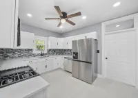 Large Space with Garage - Bungalows