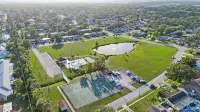 Charming 2-bedroom villa in Seminole with pool, WiFi and AC