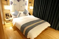 GELI Hotel (Ulanhot Steel Plant Xinqiao West Street) - Balkoner