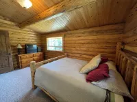 Log Cabin in the Pines near Happys Inn MT! - Hytter