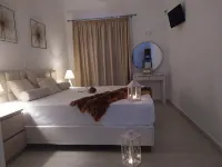 Aronis Apartments - Airport Shuttle