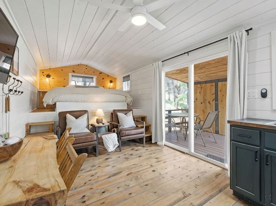 The Golden Nugget Cabin