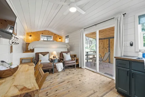 The Golden Nugget Cabin - Hytter