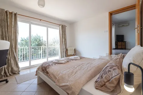 Spacious Family Apartment With Pool - 2-Star