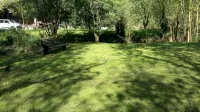 Character cottage for 6 people on the edge of the water in the Marais Poitevin