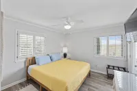 Oceanfront 2Br Condo, Steps to Beach, Pool, First Floor, Easy Access - Beach