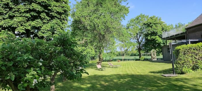 Haus im Seewind I, 90sqm - Country house with large garden, near Friesenstrand Hotels in Tossens