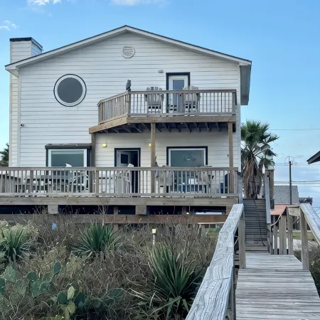 Front Row Seats to the Gulf of Mexico! There's No Better View Total Renovation