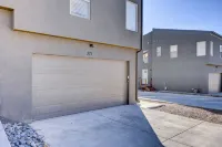 Bright & Spacious Modern Home • Mountain Views  • Lic: 331222