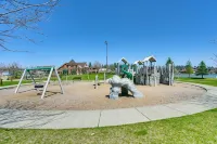 Riverstone Condo by Lake Cda~King Bed, Walk to Shops & Dining, Close to Downtown