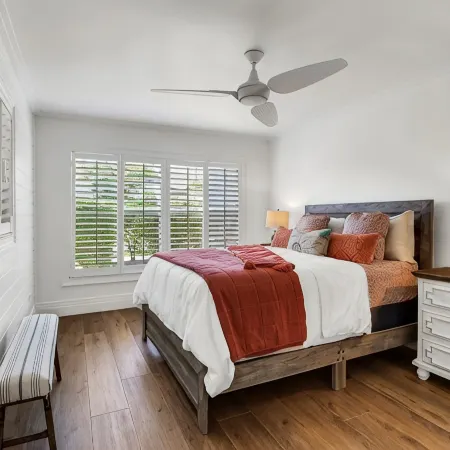 Charming Cottage-Style 3Br in the Heart of Old Naples – Walk to Beach & 5th Ave