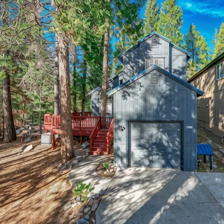 3 bedroom house with huge deck and central a/c