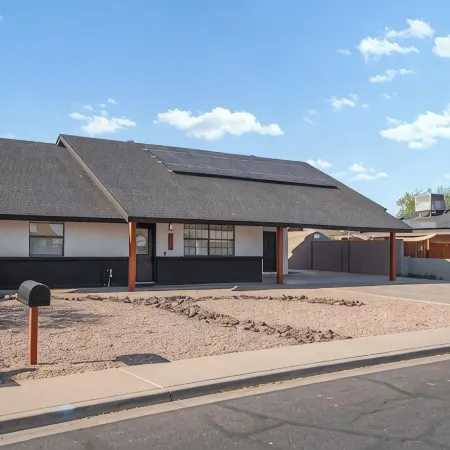 Perfect for Large Group  5BD+3BA Free Parking