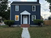 Spacious 4-bedroom house with AC and WiFi in fabulous Silver Spring Hotels in Silver Spring