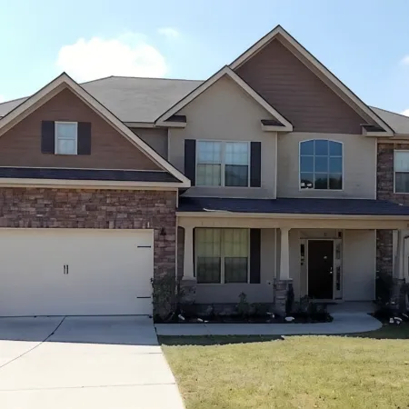 New Listing! Fully furnished! Available for Master's!!