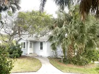 Coquina Cottage on Vilano Beach - Country Houses