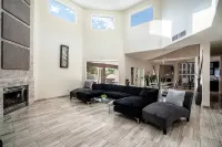 MTV Rented Million Dollar Mansion - بوتيك