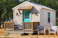 Glamping in Spicewood TX Hill Country~ Cabin 1 The Madison at Green Acres