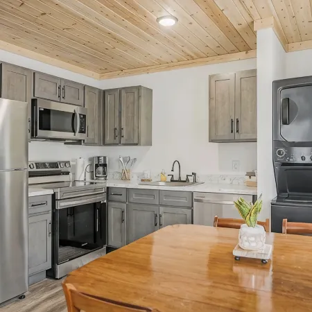 Completely renovated 2 bedroom apartment in quaint Celina