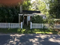 East Hampton/Springs Cottage- minutes walk to sea - Wifi