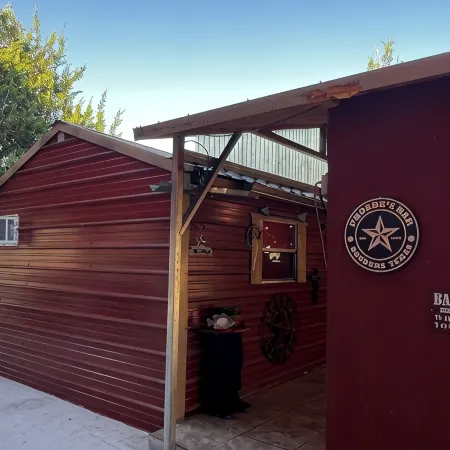 Waterfront Bandera Rustic Cabin on River-pet friendly