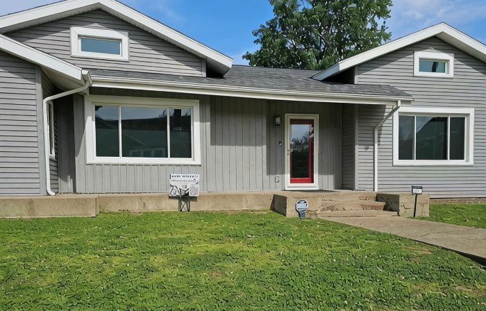 Corner Bungalow: Newly Renovated, Spacious & Open, Central & Convenient.