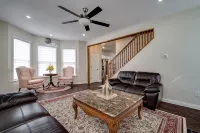 Beautiful Walnut Home 4bed/bathrooms with Private Parking
