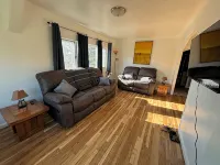 Cozy home with fenced yard and pet friendly. - WiFi