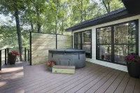 The Twisted Sassafras Treehouse - Boutique