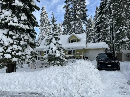 Lake View Cottage in Lake Almanor Country Club!