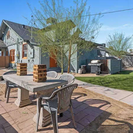 Stylish "NEW" Home- Hot Tub - Near Downtown, Phx Airport, and ASU