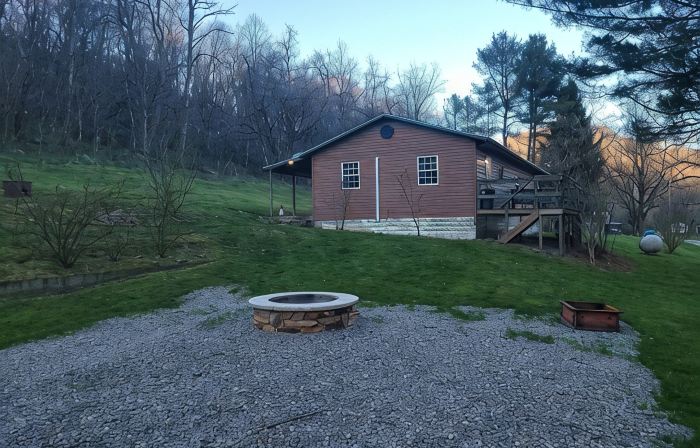 House by the creek, in the middle of Wayne national forest