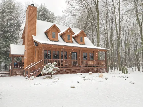 Premier Cottage Getaway-Acorn Grove, Pentwater, MI - 4-Star