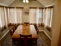 Family-Friendly 3BR Home near River & Bike Path! Close to downtown. Hotels in Kellogg