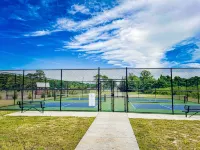 Beautiful Beau Coast Home w/ Pool, Bikes, EV Charger & Dock Access - Homestays